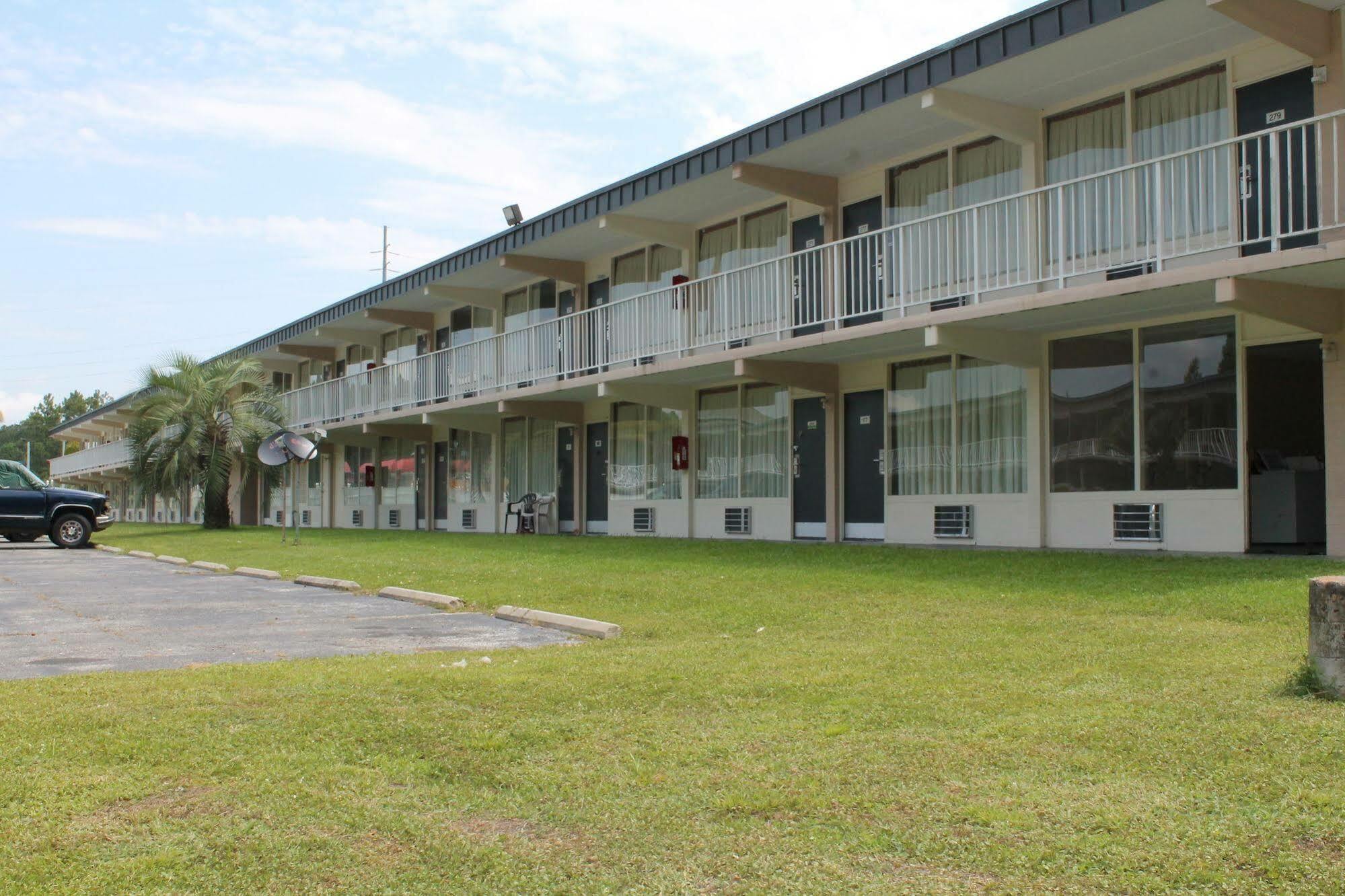 Travelers Inn Kingsland Luaran gambar
